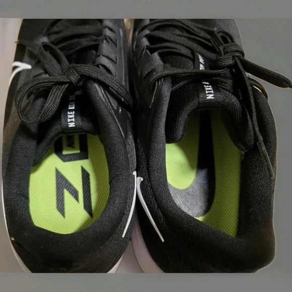 Nike Air Zoom Pegasus 38 Black White Size 10.5 NEW Running Shoe Sneaker